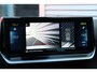 Peugeot e-2008 EV 136PK ALLURE PACK AUTOMAAT / NAVI / LEDER / CLIMA / LED / PDC / 17" LMV / CAMERA / KEYLESS / WINTERPAKKET / BLUETOOTH / CRUISECONTROL / 1E EIGENAAR / NIEUWSTAAT !!