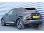Peugeot e-2008 EV 136PK ALLURE PACK AUTOMAAT / NAVI / LEDER / CLIMA / LED / PDC / 17" LMV / CAMERA / KEYLESS / WINTERPAKKET / BLUETOOTH / CRUISECONTROL / 1E EIGENAAR / NIEUWSTAAT !!