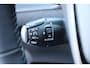 Peugeot e-2008 EV 136PK ALLURE PACK AUTOMAAT / NAVI / LEDER / CLIMA / LED / PDC / 17" LMV / CAMERA / KEYLESS / WINTERPAKKET / BLUETOOTH / CRUISECONTROL / 1E EIGENAAR / NIEUWSTAAT !!