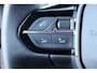 Peugeot e-2008 EV 136PK ALLURE PACK AUTOMAAT / NAVI / LEDER / CLIMA / LED / PDC / 17" LMV / CAMERA / KEYLESS / WINTERPAKKET / BLUETOOTH / CRUISECONTROL / 1E EIGENAAR / NIEUWSTAAT !!