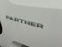 Peugeot Partner 1.5 100 pk HDI Premium | Trekhaak | Imperiaal | 3-zits | Opbergkast | Houtenvloer | Carplay | Airco | Cruise Control