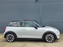 MINI Mini Electric Yours 33 kWh / NAP / 1 EIGENAAR / DEALER ONDERH. / STOELVERW. / CAMERA / KEYLESS / LEDER / PANO / DAB+ / HUD !