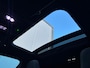 Volkswagen Golf 1.5 eTSI R-Line Edition - panoramadak - LED Matrix - trekhaak - H&K