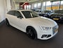 Audi A4 Avant 45 TFSI Sport S line black edition 245PK | Panoramadak | Digital dashboard | Lederen bekleding | Head up display | Adaptieve cruise control | Achteruitrijcamera | Adaptief onderstel | Stoelverwarming v+a | Park assist | Draadloze telefoonlader | Lane assi