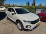 Volkswagen T-Roc 1.5 TSI Life Business NAVI / CAMERA / SENSOREN V+A / TREKHAAK / NETTE STAAT