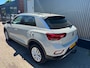 Volkswagen T-Roc 1.5 TSI Life Business NAVI / CAMERA / SENSOREN V+A / TREKHAAK / NETTE STAAT