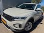 Volkswagen T-Roc 1.5 TSI Life Business NAVI / CAMERA / SENSOREN V+A / TREKHAAK / NETTE STAAT
