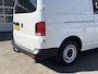 Volkswagen Transporter 2.0 TDI L2H1 30 DC Airco Cruise controle Telefoonverbinding Trekhaak 2200kg trekgewicht Apple carplay Navigatiesysteem schuifdeur Euro 6 DC 1e eigenaar Dealer onderhouden