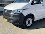 Volkswagen Transporter 2.0 TDI L2H1 30 DC Airco Cruise controle Telefoonverbinding Trekhaak 2200kg trekgewicht Apple carplay Navigatiesysteem schuifdeur Euro 6 DC 1e eigenaar Dealer onderhouden