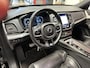 Volvo XC90 2.0 T8 TWIN ENGINE AWD R-DESIGN 7 PERSOONS LEDER NAVIGATIE LUCHTVERING ADAPTIVE CRUISE CONTROL HEAD-UP DISPLAY PANORAMA SCHUIF/KANTELDAK ACHTERUITRIJCAMERA ZEER MOOI !!