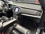 Volvo XC90 2.0 T8 TWIN ENGINE AWD R-DESIGN 7 PERSOONS LEDER NAVIGATIE LUCHTVERING ADAPTIVE CRUISE CONTROL HEAD-UP DISPLAY PANORAMA SCHUIF/KANTELDAK ACHTERUITRIJCAMERA ZEER MOOI !!