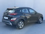 Hyundai Kona 1.6 GDI HEV Comfort Smart / Fabrieksgarantie tot 2-2028 / Goed Onderhouden / Navigatie / Apple Carplay & Android Auto / Camera / Cruise Control / PDC /