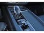 Volvo XC60 T8 Recharge AWD Ultra Black Edition - Panorama/schuifdak - IntelliSafe Assist & Surround - 360º Camera - Harman/Kardon audio - Adaptieve LED koplampen - Verwarmde voorstoelen, stuur & achterbank - Parkeersensoren voor & achter - Elektr. bedienb. voorstoelen met geheugen - Head up display - Draadloze tel. lader - Extra getint glas - Inklapbare trekhaak - 21' LMV