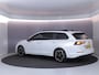 Volkswagen Golf variant 1.5 eTSI R-Line Edition | Black style pakket | Panoramisch schuif-kanteldak | Assistance pakket plus