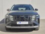 Hyundai Tucson 1.6 T-GDI PHEV Premium / Facelift Model / Dealer onderhouden / Fabrieksgarantie tot 09-2029 / Head Up Display / Trekgewicht 1210 kg / Elektrische achterklep / Achteruitrijcamera / Draadloze telefoon lader / Apple Carplay Android Auto / Stuur- & Stoelverwarming / Keyless Entry/Start /