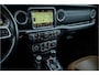 Jeep Wrangler Unlimited 4xe 380 Sahara Cognac Leder | Sky One Softtop | Sarge Green | Adaptive Cruise | Trekhaak