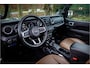 Jeep Wrangler Unlimited 4xe 380 Sahara Cognac Leder | Sky One Softtop | Sarge Green | Adaptive Cruise | Trekhaak