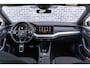 Skoda Octavia Combi 1.0 e-TSI Sport Business | Parkeersensoren | Sportstoelen | Lichtmetalen Velgen 18 inch | Navigatie | Apple Carplay | Android Auto | Voorruitverwarming