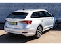 Skoda Octavia Combi 1.0 e-TSI Sport Business | Parkeersensoren | Sportstoelen | Lichtmetalen Velgen 18 inch | Navigatie | Apple Carplay | Android Auto | Voorruitverwarming