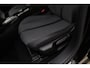 Peugeot 2008 1.2 Hybrid 136 Allure | Lane keeping system | Cruise control | Forward collission system | Vermoeidheidsherkenning | Achteruitrijcamera | Navigatie | Climate control