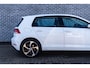 Volkswagen Golf 1.0 TSI Comfortline | Navigatie | Parkeersensoren | Climate Control | Regensensor | Cruise Control Adaptief | Lichtmetalen Velgen