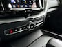 Volvo XC60 T8 Plug-in hybrid AWD Ultra Dark | SOH 100% | Panoramadak | 360° camera | Luchtvering | Harman Kardon | Stoel- en Stuurverwarming | Trekhaak