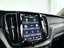 Volvo XC60 T8 Plug-in hybrid AWD Ultra Dark | SOH 100% | Panoramadak | 360° camera | Luchtvering | Harman Kardon | Stoel- en Stuurverwarming | Trekhaak