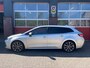 Toyota Corolla Touring Sports 2.0 Hybrid Team D, Blindspot, Keyless, Winterpakket, All-seasonbanden, Carplay etc...
