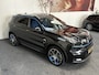 Lynk & Co 01 1.5 MY 2023 ZWARTE HEMEL 100 STUKS OP VOORRAAD ! VOL OPTIES ! 360 CAMERA ADAPTIVE CRUISE CONTROL PANORAMA SCHUIF/KANTELDAK APPLE CARPLAY/ANDROID RIJSTROOKSENSOREN ZEER MOOI !!