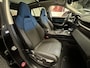 Lynk & Co 01 1.5 MY 2023 ZWARTE HEMEL 100 STUKS OP VOORRAAD ! VOL OPTIES ! 360 CAMERA ADAPTIVE CRUISE CONTROL PANORAMA SCHUIF/KANTELDAK APPLE CARPLAY/ANDROID RIJSTROOKSENSOREN ZEER MOOI !!