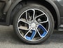 Lynk & Co 01 1.5 MY 2023 ZWARTE HEMEL 100 STUKS OP VOORRAAD ! VOL OPTIES ! 360 CAMERA ADAPTIVE CRUISE CONTROL PANORAMA SCHUIF/KANTELDAK APPLE CARPLAY/ANDROID RIJSTROOKSENSOREN ZEER MOOI !!