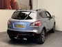 Nissan Qashqai 2.0 360 NAVIGATIE CRUISE CONTROL CLIMATE CONTROL PANORAMADAK BLUETOOTH TELEFOON MEDIA VOORBEREIDING STOELVERWARMING 360 CAMERA TREKHAAK ZEER MOOI !!