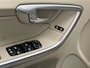 Volvo XC60 3.0 T6 AWD MOMENTUM NIEUWE APK YOUNGTIMER ! LEDER CRUISE CONTROL CLIMATE CONTROL BLUETOOTH TELEFOON 18" LM VELGEN PDC FACELIFT MODEL !!