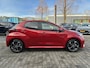 Toyota Yaris HYBRID 130 EXECUTIVE NIEUW & DIRECT LEVERBAAR-VOORRAADKORTING!!! STOEL/STUURVERW PARK-SENSOREN BLIND-SPOT SPORTSTOELEN APPLE/ANDROID NL-AUTO