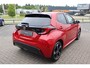Toyota Yaris HYBRID 130 EXECUTIVE NIEUW & DIRECT LEVERBAAR-VOORRAADKORTING!!! STOEL/STUURVERW PARK-SENSOREN BLIND-SPOT SPORTSTOELEN APPLE/ANDROID NL-AUTO