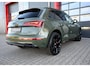 Audi Q5 50 TFSI e S-Line Quattro Competition | District Green | Pano | Matrix Led | Alcantara | Trekhaak | Nieuwe 22'' RS | Ambient+ | Carbon | Virtual Cockpit | Stoelverwarming voor & achter | Electric Seat | ACC | Lane Assist | Black Optic | Carplay