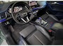 Audi Q5 50 TFSI e S-Line Quattro Competition | District Green | Pano | Matrix Led | Alcantara | Trekhaak | Nieuwe 22'' RS | Ambient+ | Carbon | Virtual Cockpit | Stoelverwarming voor & achter | Electric Seat | ACC | Lane Assist | Black Optic | Carplay