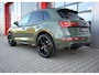 Audi Q5 50 TFSI e S-Line Quattro Competition | District Green | Pano | Matrix Led | Alcantara | Trekhaak | Nieuwe 22'' RS | Ambient+ | Carbon | Virtual Cockpit | Stoelverwarming voor & achter | Electric Seat | ACC | Lane Assist | Black Optic | Carplay