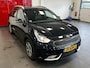 Kia Niro Hybrid 1.6 GDi DynamicLine ,NL auto ,Cruise control ,Achteruitrij camera ,Apple Carplay/Android Auto ,Elektr. inklapbare spiegels ,Elektr. climate control ,Parkeersensoren achter