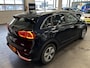 Kia Niro Hybrid 1.6 GDi DynamicLine ,NL auto ,Cruise control ,Achteruitrij camera ,Apple Carplay/Android Auto ,Elektr. inklapbare spiegels ,Elektr. climate control ,Parkeersensoren achter