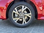 Toyota Yaris 1.5 Hybrid 115 Dynamic | Emotional red parelmoer | Nieuw uit voorraad leverbaar |