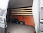 Volkswagen Transporter 2.0 TDI L2H1 110PK | Trekhaak | Parkeersensoren Voor + Achter | Airco | Cruise Control | Multifunctioneel Stuurwiel | Verwarmbare Voorruit | Achteruitrijcamera | Navigatie | Apple/Android Carplay |