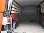 Volkswagen Transporter 2.0 TDI L2H1 110PK | Trekhaak | Parkeersensoren Voor + Achter | Airco | Cruise Control | Multifunctioneel Stuurwiel | Verwarmbare Voorruit | Achteruitrijcamera | Navigatie | Apple/Android Carplay |