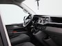 Volkswagen Transporter 2.0 TDI L2H1 110PK | Trekhaak | Parkeersensoren Voor + Achter | Airco | Cruise Control | Multifunctioneel Stuurwiel | Verwarmbare Voorruit | Achteruitrijcamera | Navigatie | Apple/Android Carplay |