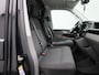 Volkswagen Transporter 2.0 TDI L2H1 110PK | Trekhaak | Parkeersensoren Voor + Achter | Airco | Cruise Control | Multifunctioneel Stuurwiel | Verwarmbare Voorruit | Achteruitrijcamera | Navigatie | Apple/Android Carplay |
