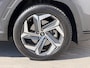 Hyundai Tucson 1.6 T-GDI HEV Premium / Fabrieksgarantie tot 4-2028 / 8 jaar hybride batterij garantie / Navigatie / Elektr. Stoelen / Stoelverwarming / Lederen Bekleding / Camera / Krell Audio / Apple Carplay & Android Auto /