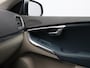 Volvo V40 1.6 T2 Summum / Stoelverwarming / Elektr. stoelverstelling bestuurder / Cruise Control / Leder / Verwarmbare voorruit / Bluetooth