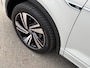 Volkswagen T-Roc 1.5 TSI 150pk DSG R-Line | Trekhaak | Camera | Keyless | Elek. Achterklep | Dode hoek | Rijklaar incl. 1 jaar Bovag garantie