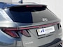 Hyundai Tucson 1.6 T-GDI PHEV Premium 4WD / Dealer onderhouden / Fabrieksgarantie tot 01-2027 / Afn. trekhaak 1.350 kg / Automaat / Leder / Elektrische stoelen & klep / Camera 360° / Stoelventilatie / Stuur-, stoel- & achterbankverwarming / Apple Carpay Android / 19" LM wielen /
