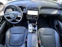 Hyundai Tucson 1.6 T-GDI PHEV Premium 4WD / Dealer onderhouden / Fabrieksgarantie tot 01-2027 / Afn. trekhaak 1.350 kg / Automaat / Leder / Elektrische stoelen & klep / Camera 360° / Stoelventilatie / Stuur-, stoel- & achterbankverwarming / Apple Carpay Android / 19" LM wielen /